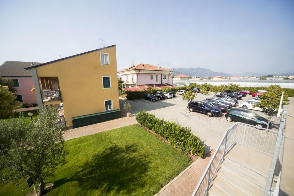 Residence Borgomare Albenga Kültér fotó